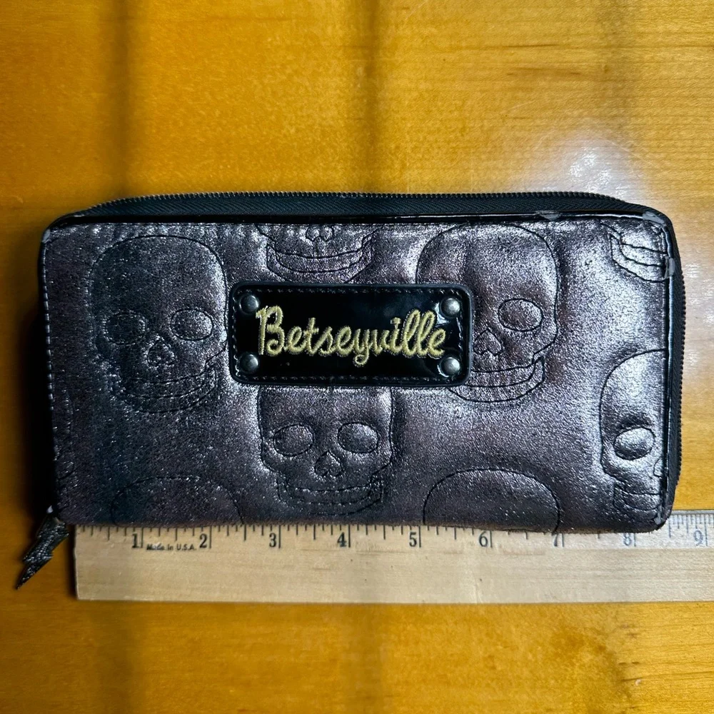 Y2K Betsey Johnson Whimsigoth Skull Rock & Rock Rebel Zip Clutch Wallet ~ Rare